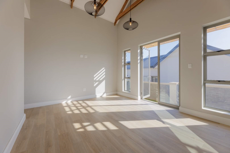 4 Bedroom Property for Sale in Kingswood Golf Estate Western Cape